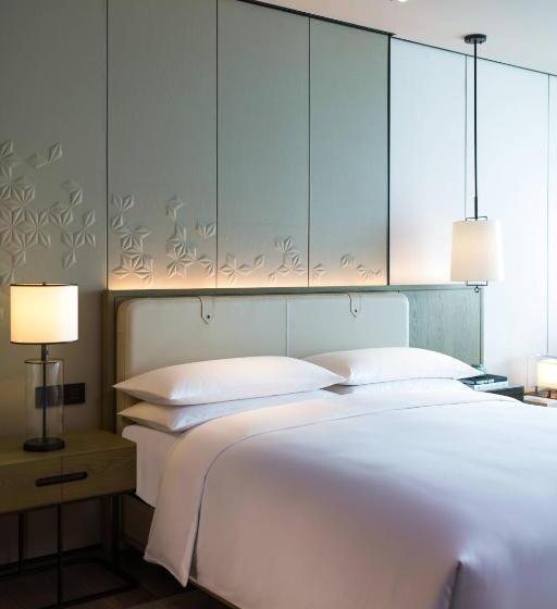 带大床的豪华间, Shenzhen Marriott Hotel Nanshan