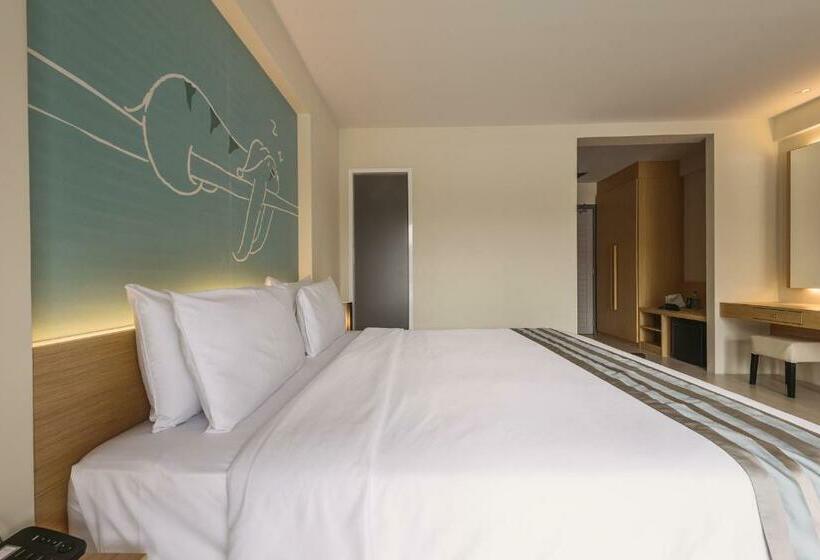 חדר דלוקס, Tiras Patong Beach