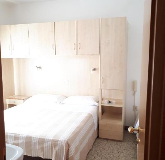 חדר סטנדרט לשלושה, Villa Dina