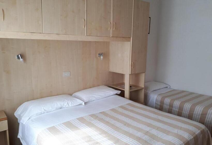 חדר סטנדרט לשלושה, Villa Dina