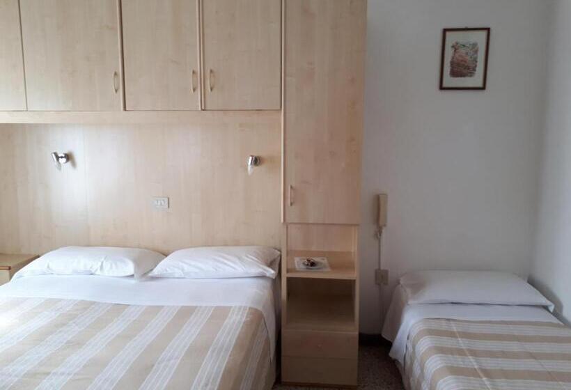 חדר סטנדרט לשלושה, Villa Dina