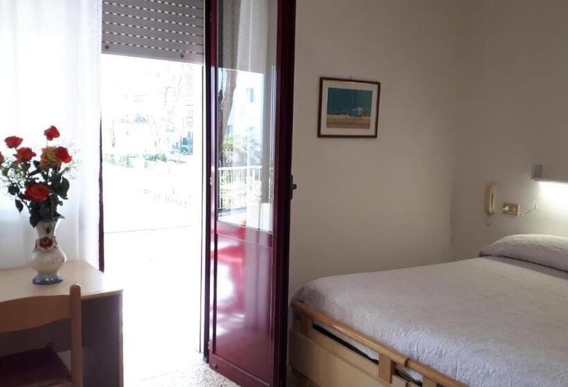 חדר סטנדרט לשלושה, Villa Dina