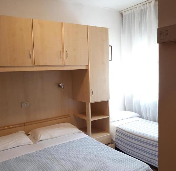 חדר סטנדרט לארבעה, Villa Dina