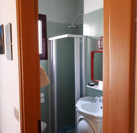 חדר סטנדרט לארבעה, Villa Dina