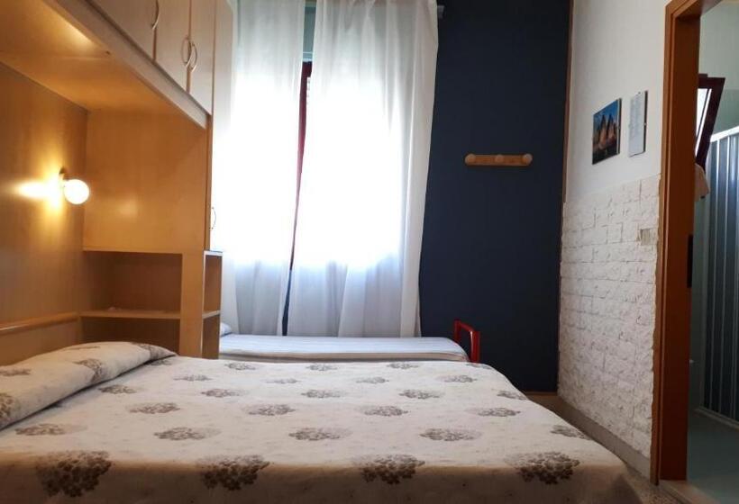 חדר סטנדרט לארבעה, Villa Dina