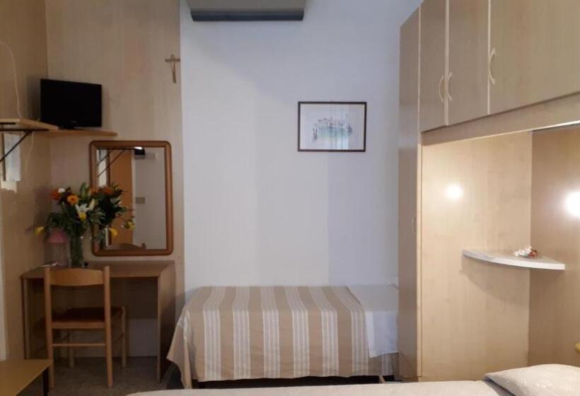 4인용 스탠다드 룸, Villa Dina