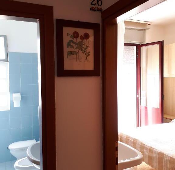 חדר משפחתי, Villa Dina