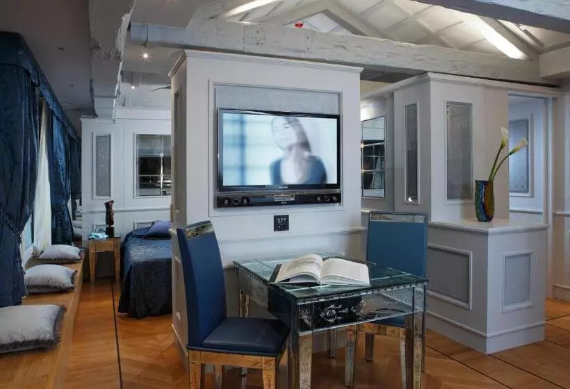 سوئیت دولوکس با چشم‌انداز, Canaletto Luxury Suites San Marco Luxury