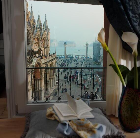 سوئیت دولوکس با چشم‌انداز, Canaletto Luxury Suites San Marco Luxury