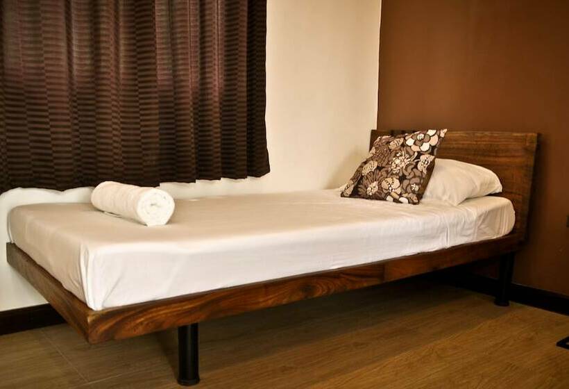 غرفة قياسية مزوَّدة بشُرفة, Cleon Villas Pension