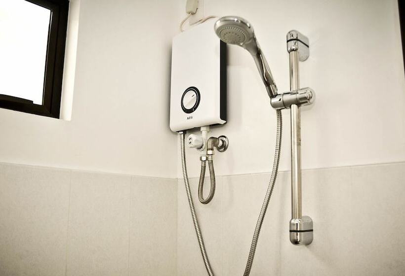 Quarto Estandar com Sacada, Cleon Villas Pension