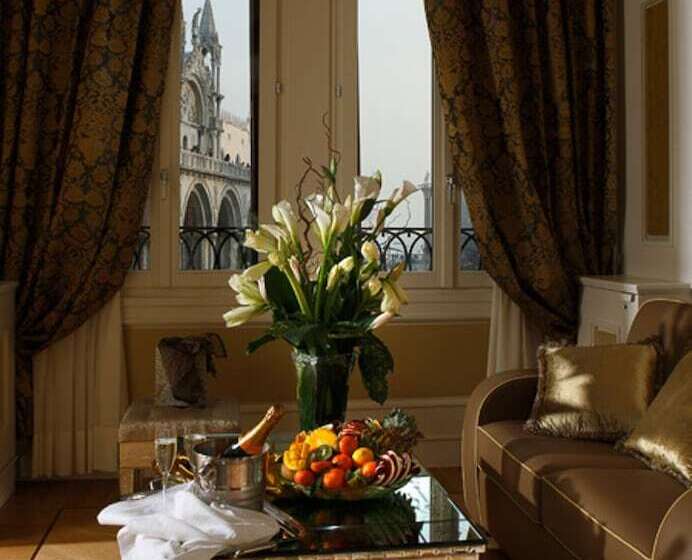 سوئیت دولوکس با چشم‌انداز, Canaletto Luxury Suites San Marco Luxury