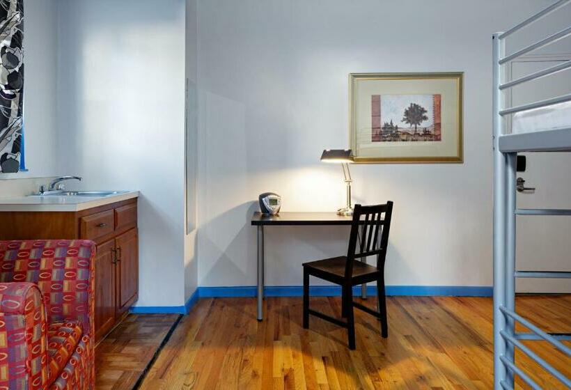 تختخواب در اتاق مشترک, Central Park West Hostel