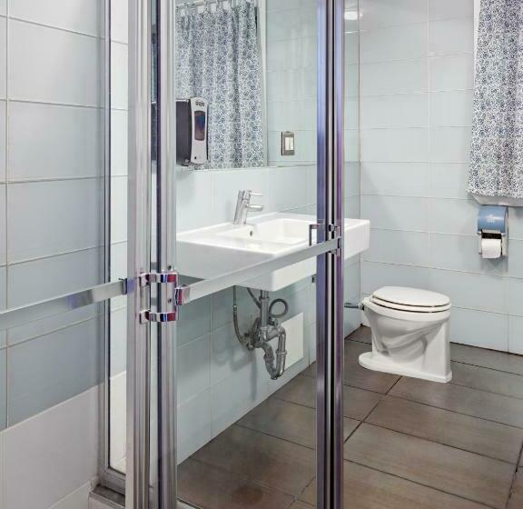 Bed in Shared Room with Shared Bathroom, Central Park West Hostel