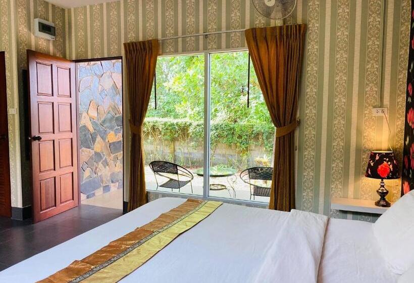 חדר סופריור עם מרפסת, Canal Resort