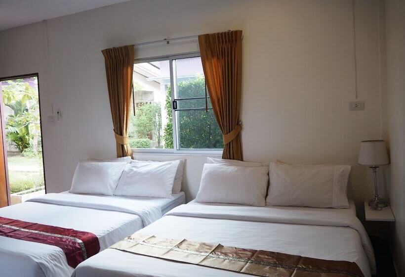 חדר משפחתי, Canal Resort