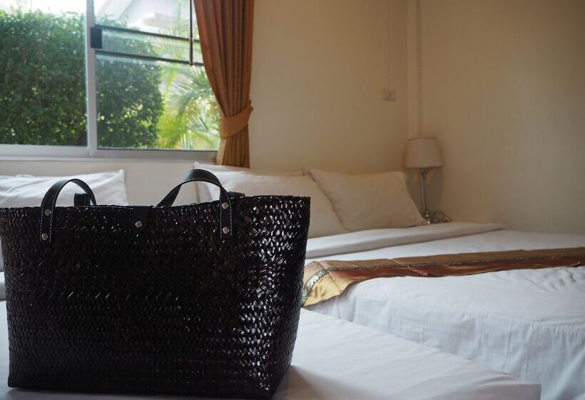 חדר משפחתי, Canal Resort