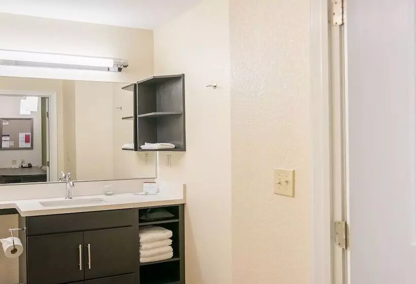 Sviitti Liikuntarajoitteisille, Candlewood Suites Bay City, An Ihg