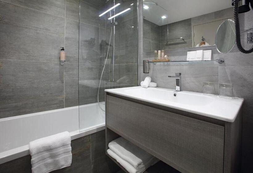 Deluxe Quadruple Room, Le Tremplin