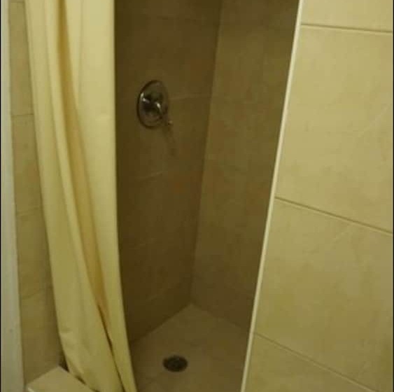 غرفة قياسية, Roxy