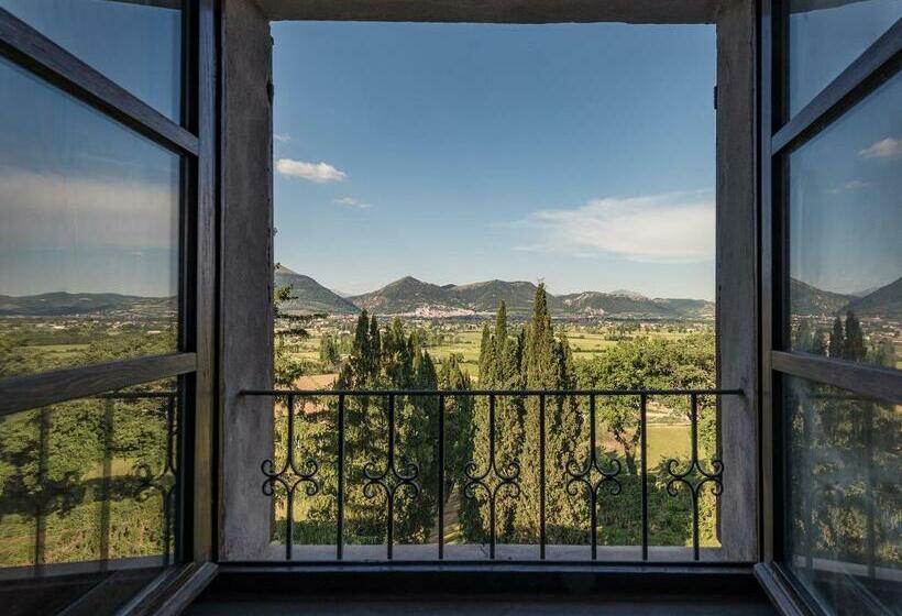 غرفة قياسية, Villa Montegranelli