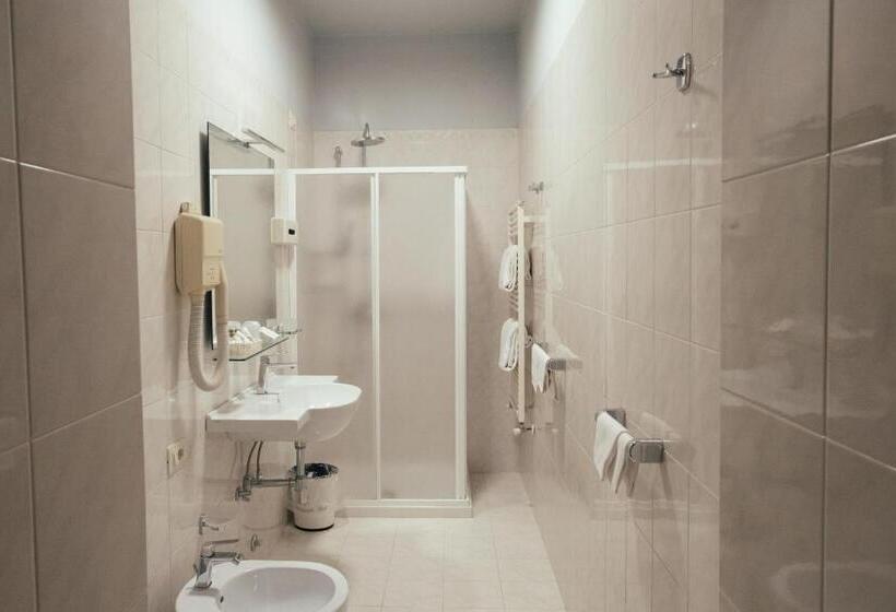 غرفة قياسية رباعية, Villa Montegranelli