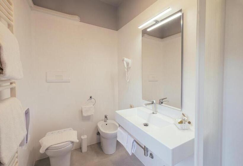 غرفة قياسية ثلاثية, Villa Montegranelli