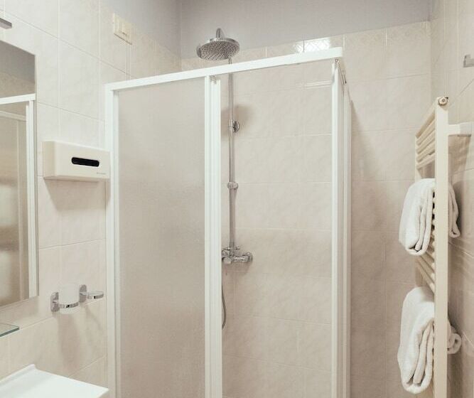 غرفة قياسية رباعية, Villa Montegranelli