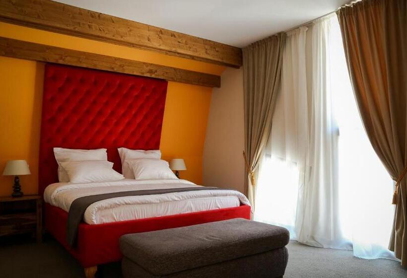 Люкс, Paj Hotelul Retreat & Spa