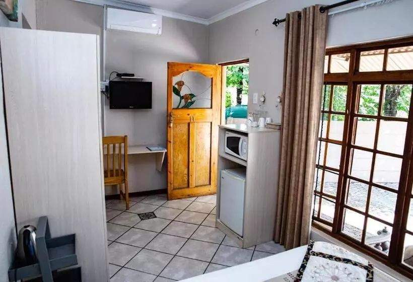 Perhehuone, Woodpecker Guesthouse
