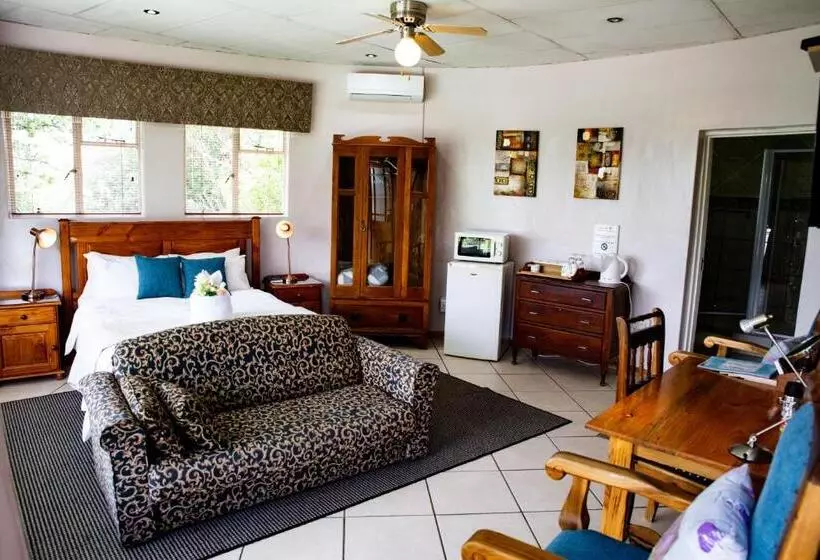 Deluxe-huone Parveke, Woodpecker Guesthouse