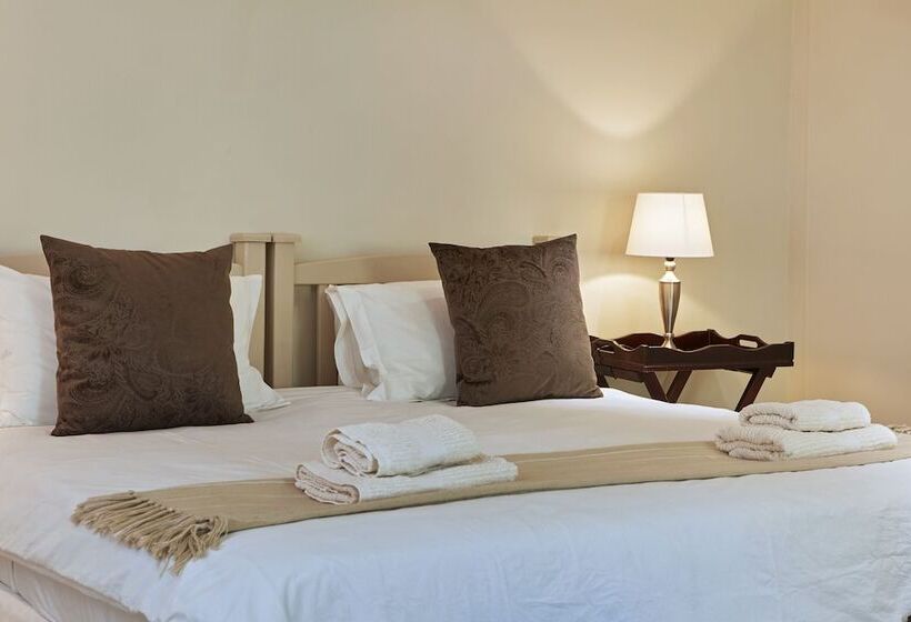 חדר משפחתי, Yellow Aloe