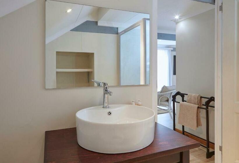 חדר משפחתי, Yellow Aloe