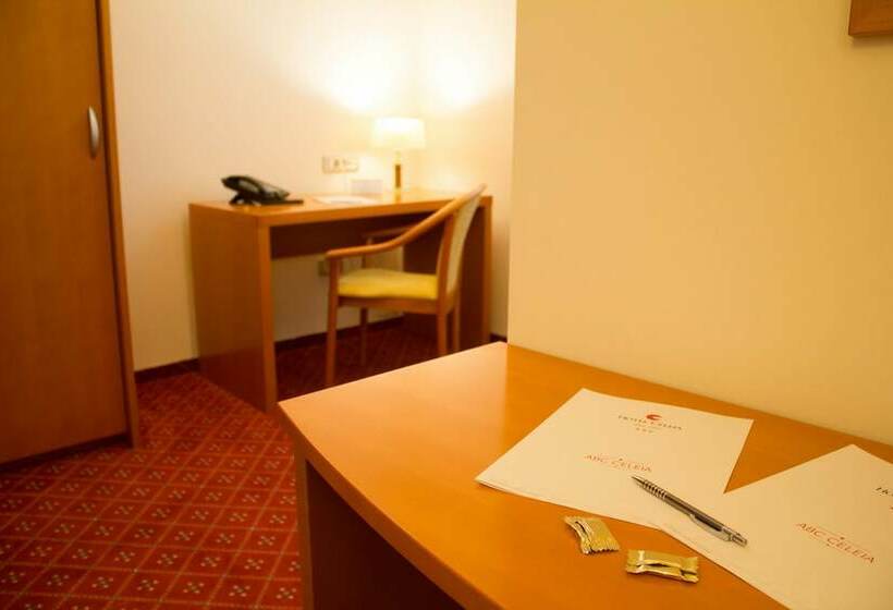 سوییت جونیور, Celeia