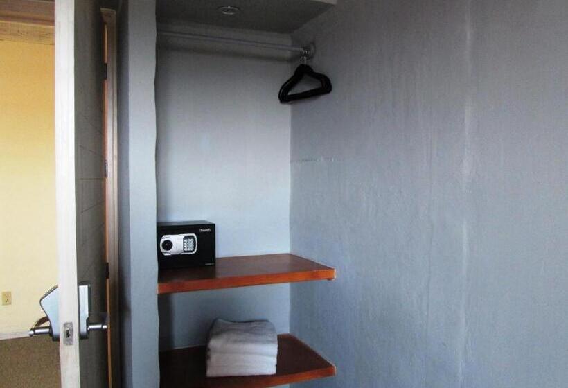 Номер Deluxe, Damiana Boutique