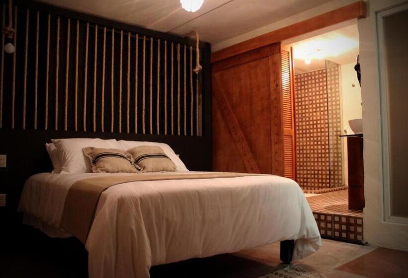Quarto Deluxe, Damiana Boutique