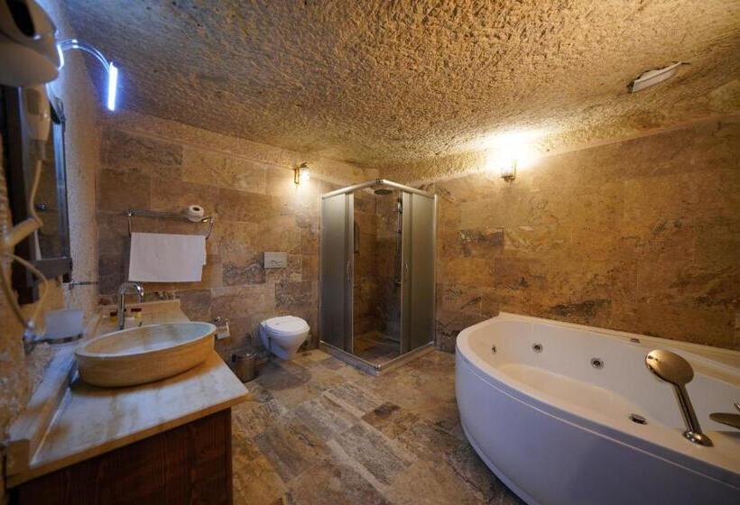 سوییت, Emit Cave