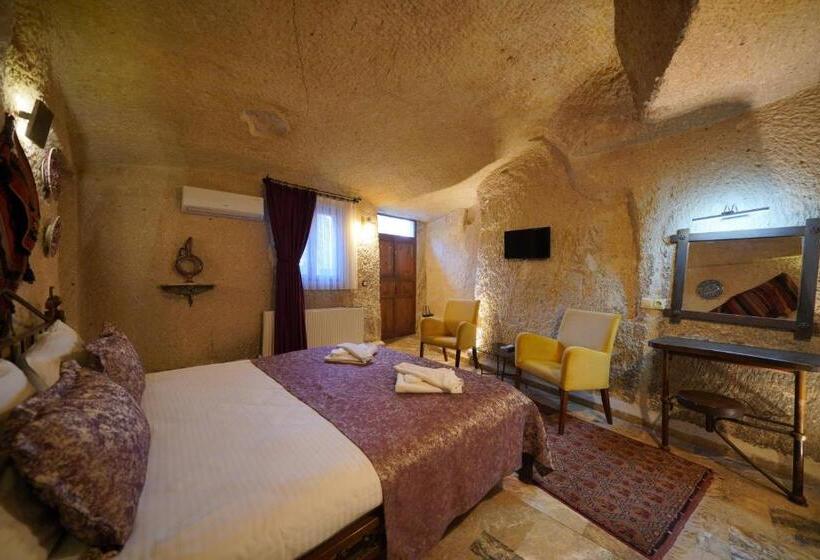 سوییت, Emit Cave