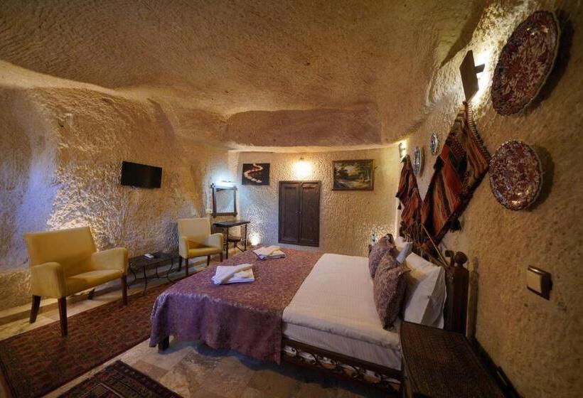 سوییت, Emit Cave