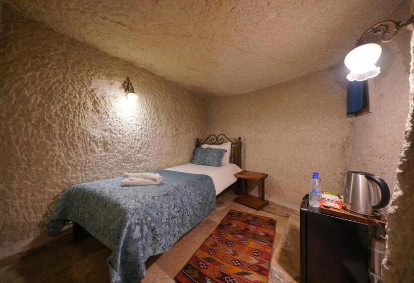 اتاق استاندارد سه نفره, Emit Cave