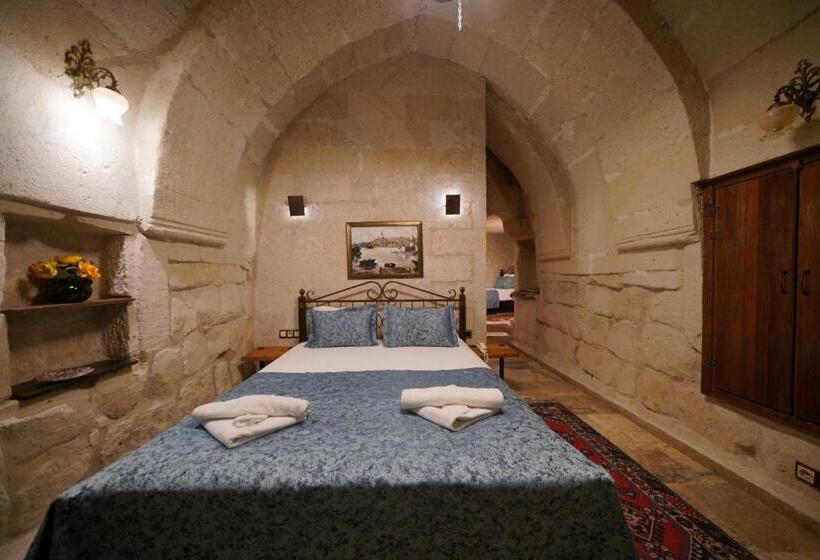 اتاق استاندارد سه نفره, Emit Cave