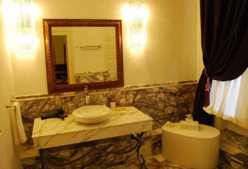 اتاق لوکس با تخت بزرگ, Grand Boutique