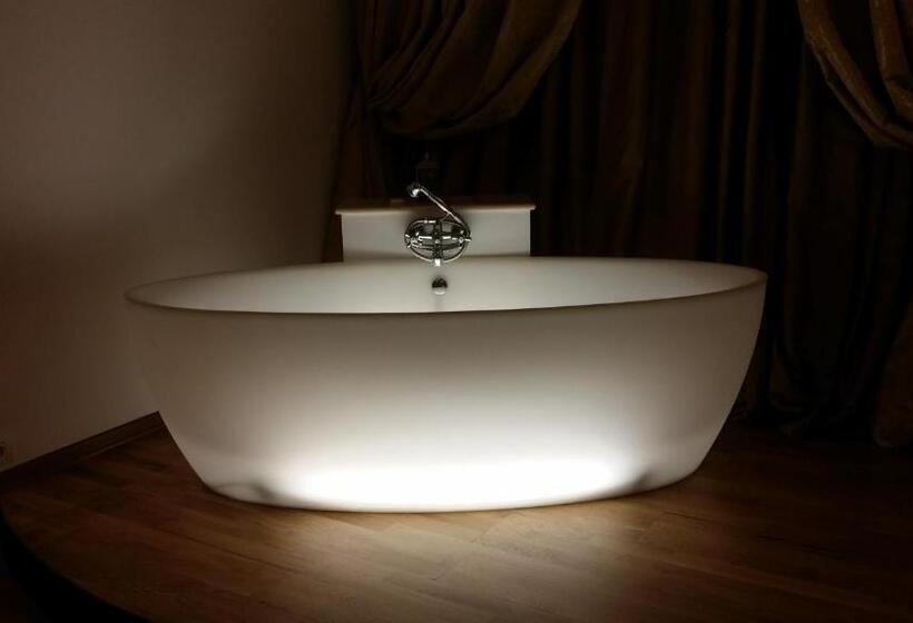 اتاق لوکس, Grand Boutique