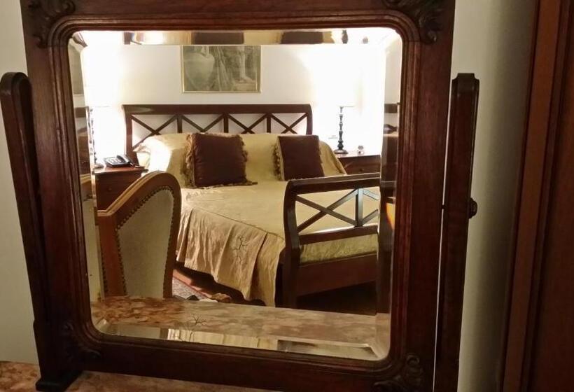 اتاق لوکس, Grand Boutique