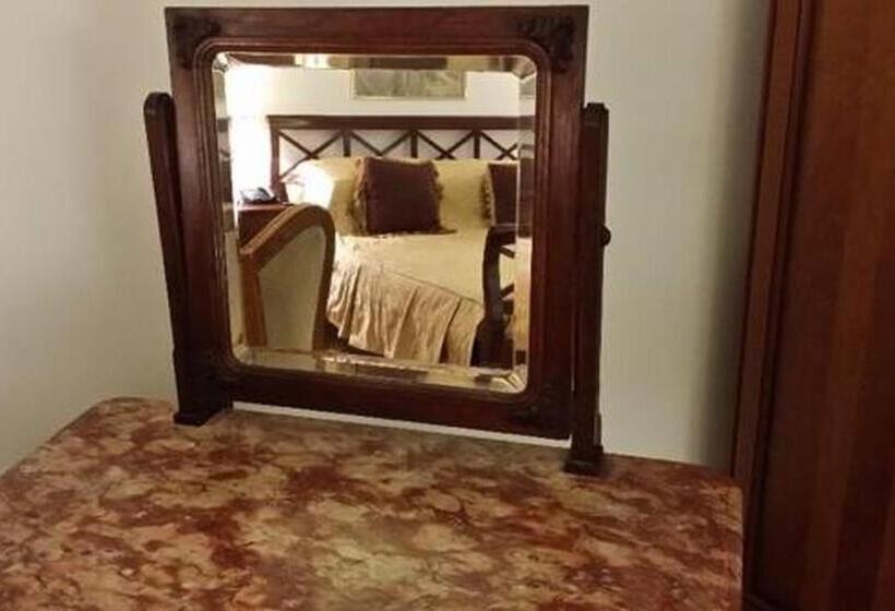 اتاق لوکس, Grand Boutique