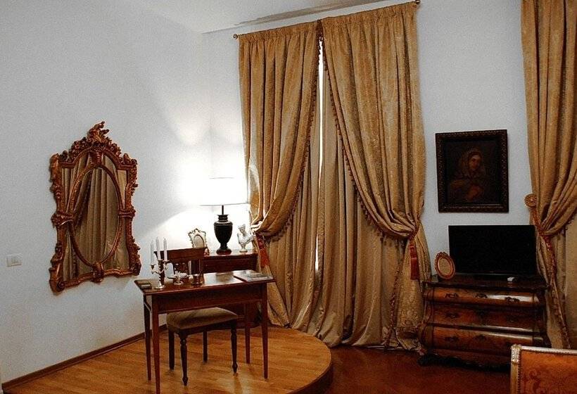 اتاق لوکس, Grand Boutique