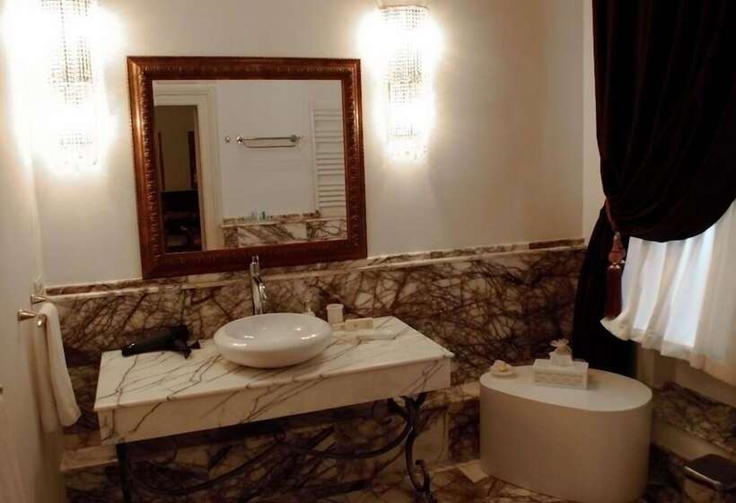 اتاق لوکس, Grand Boutique