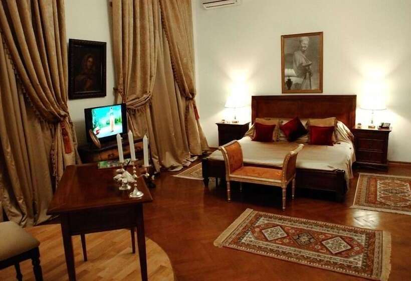 اتاق لوکس, Grand Boutique