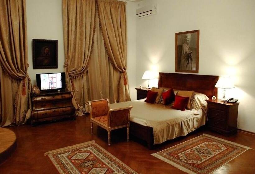 اتاق لوکس, Grand Boutique