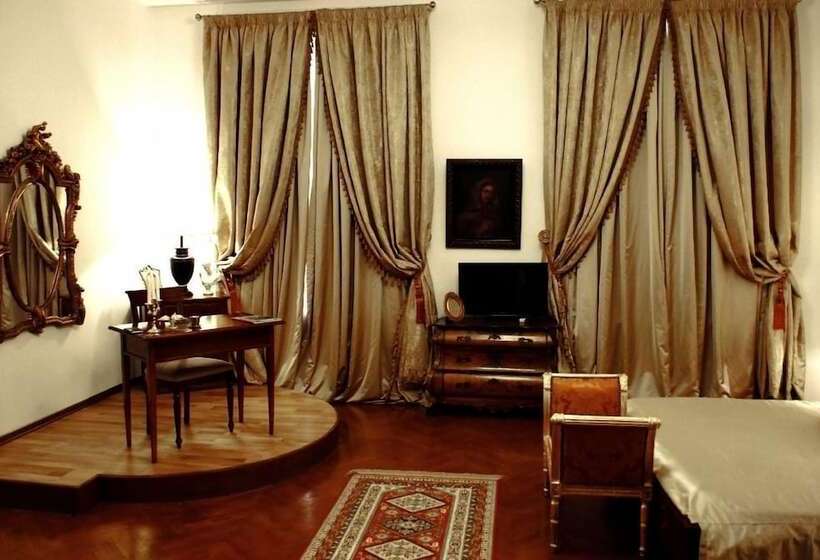 اتاق لوکس, Grand Boutique